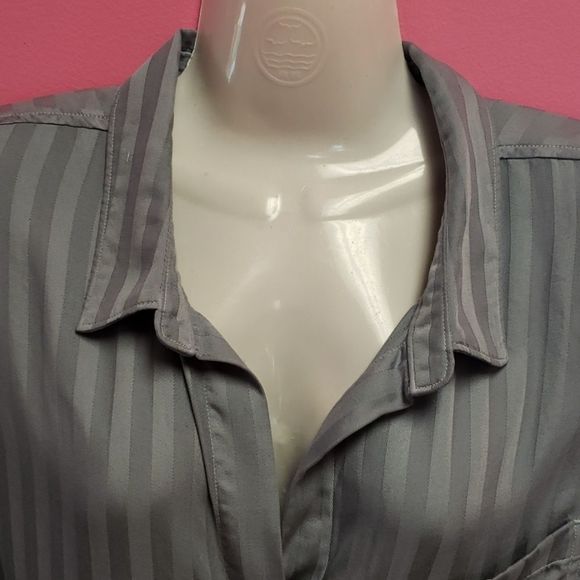 NWOT 💕💕Anthropologie Blue Shirt Blouse Top - Picture 3 of 12
